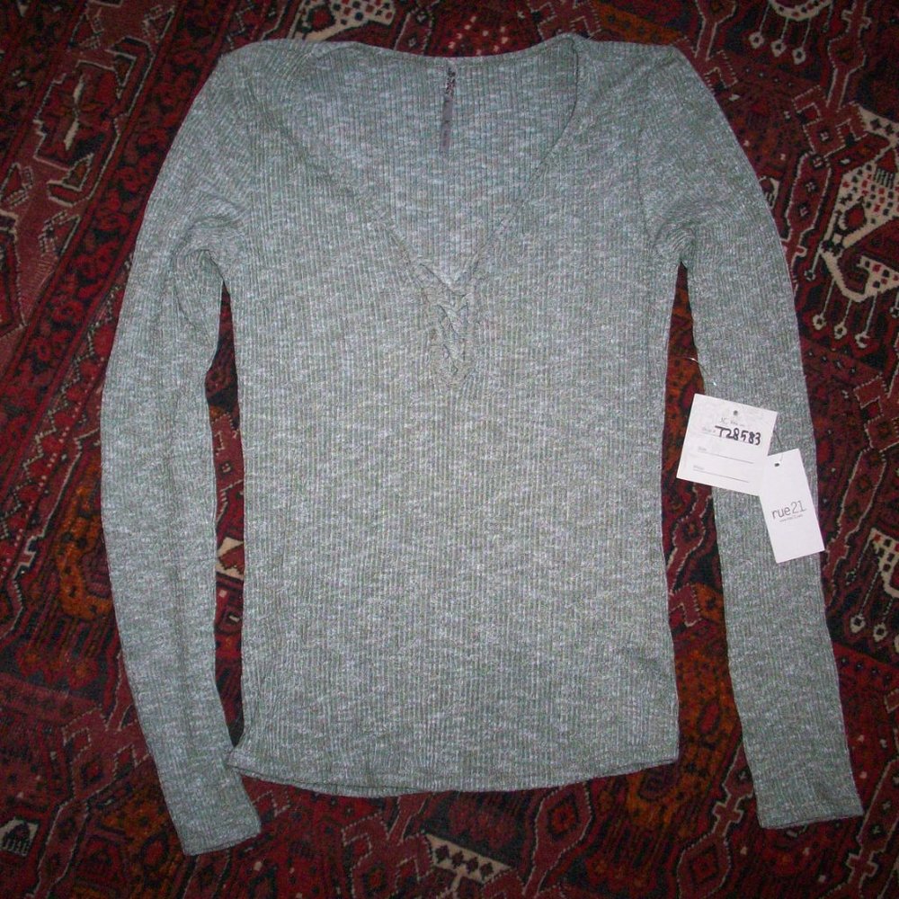 Grey V Neck Shirt Waffle Weave JC Fits INC, Womens Sm/M Long Sleeve Top NWT